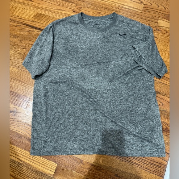 Nike Men's Gray T-Shirt - Picture 1 of 1